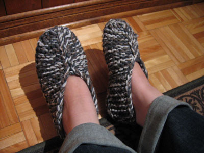 Free easy knitting pattern slippers for men or lady slippers quick